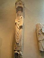 Statue, St-Marcel, portail Ste-Anne (calcaire) (Paris, musee de Cluny) (1)